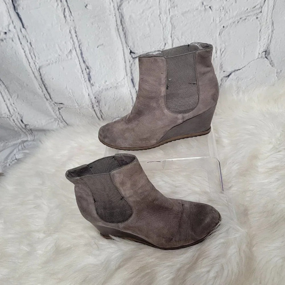 TESORI Womens Grey Wedge Ankle Boot Bootie Casual Neutral Daily Shoe Pull On 8 M - Picture 11 of 11